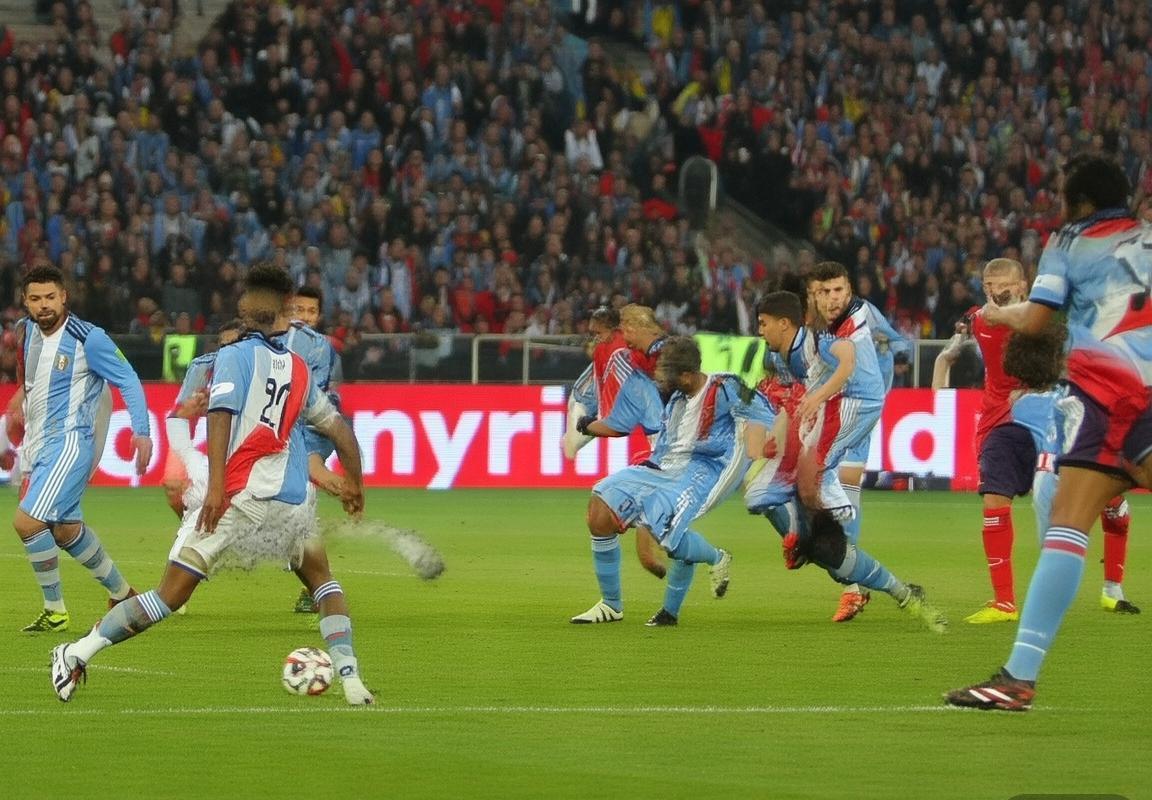 阿根廷vs秘鲁：世界杯预选赛心理战与战术对决深度解析(图4)